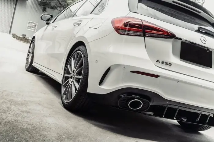 mercedes-benz-a-class-a35-w177-edition-1-style-gloss-black-rear-diffuser-XXIITUNING-9_8dada5cf-ff01-4594-9a51-d11355e9ed40.webp
