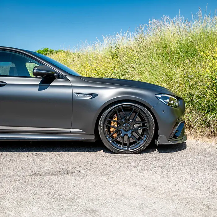 mercedes-benz-e63s-w213-facelift-brabus-900-style-carbon-fibre-body-kit-XXIITUNING-3.webp