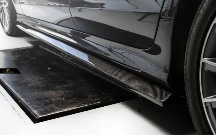 mercedes-benz-cls-class-cls63-w218-future-design-carbon-fibre-side-skirts-LCI-XXIITUNING.webp