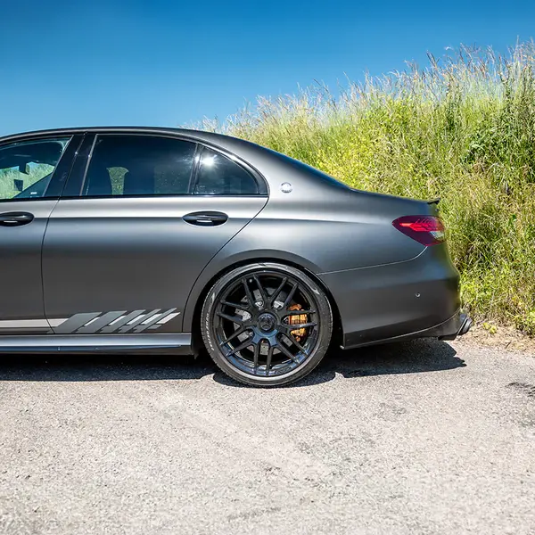 mercedes-benz-e63s-w213-facelift-brabus-900-style-carbon-fibre-body-kit-XXIITUNING-2.webp