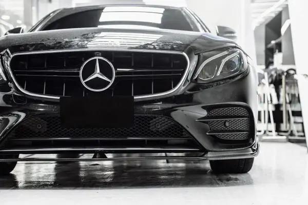 mercedes-benz-e-class-e43-w213-future-design-style-carbon-fibre-front-lip-XXIITUNING-2_274833fe-ac4c-4179-952b-25a245.webp