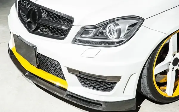 mercedes-benz-c63-w204-s204-facelift-vs-style-carbon-fibre-front-lip-XXIITUNING-3_4baae3f7-4e54-493e-a4bf-2d1a333bb585.webp