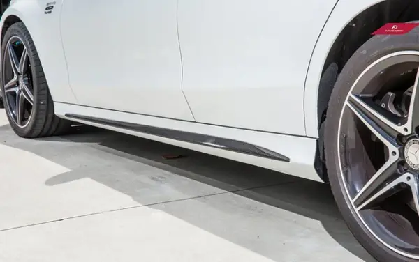mercedes-benz-c-class-c43-c63-w205-s205-future-design-carbon-fibre-side-skirts-XXIITUNING_54b9b7fc-0d28-440b-8639-0bdfe.webp