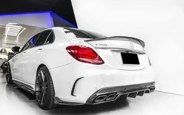 Mercedes-Benz-C63-Saloon-W205-Future-Design-Carbon-Fibre-Rear-Diffuser-XXIITUNING-6_e9f95463-a459-4fc9-a5a4-b8fb2749d62d.webp