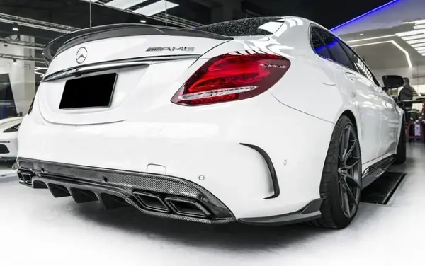 Mercedes-Benz-C63-Saloon-W205-Future-Design-Carbon-Fibre-Rear-Diffuser-XXIITUNING-7_76252f63-e7d5-4d72-b970-e9bfd6bfe90b.webp