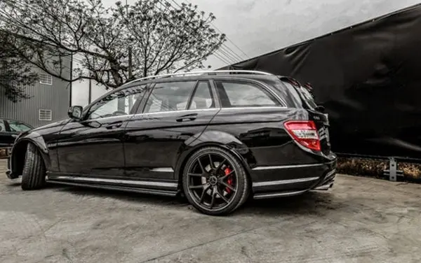 mercedes-benz-c63-w204-s204-facelift-revo-style-carbon-fibre-side-skirts-XXIITUNING-4_4bfb1f44-5eaa-4f2c-9f28-79a505bf72ea.webp