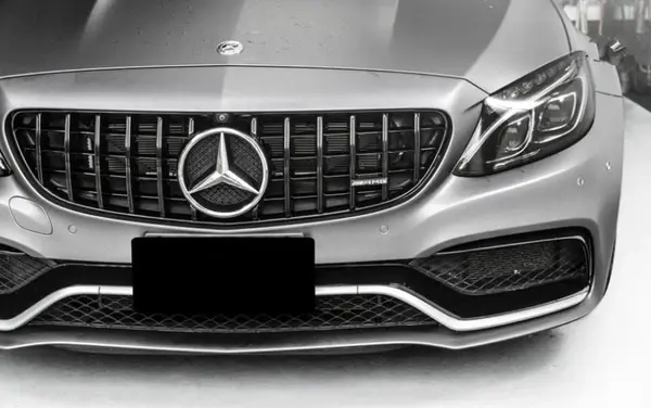 mercedes-benz-c63-c63s-w205-s205-c205-panamericana-gt-gloss-black-front-grille-XXIITUNING-12_b2dac82e-c51c-4d28-89a8-f624.webp