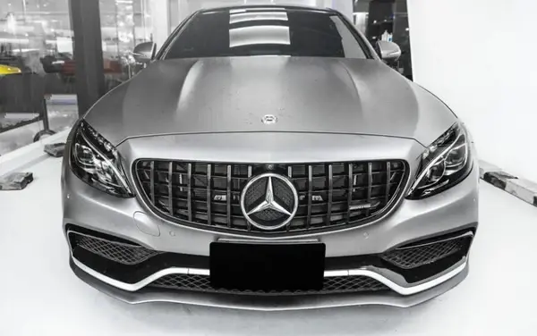 mercedes-benz-c63-c63s-w205-s205-c205-panamericana-gt-gloss-black-front-grille-XXIITUNING-4_912955fe-8a20-47a0-bfec-b28ee.webp