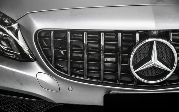 mercedes-benz-c63-c63s-w205-s205-c205-panamericana-gt-gloss-black-front-grille-XXIITUNING-10_a599d6b6-7959-4400-9307-ab18.webp
