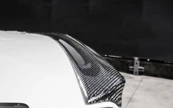 mercedes-benz-e-class-e63-w212-amg-style-carbon-fibre-rear-spoiler-XXIITUNING-3_f65be69f-730a-4932-a248-f70baffc6d3c.webp