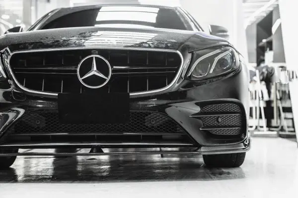 mercedes-benz-e-class-e43-w213-e63-style-replacement-gloss-black-front-grille-XXIITUNING-4_cde0c678-7a84-4989-8f6f-dcee45.webp