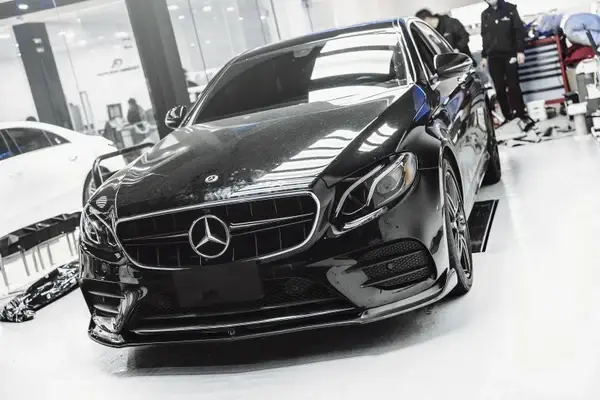 mercedes-benz-e-class-e43-w213-e63-style-replacement-gloss-black-front-grille-XXIITUNING-2_e1ff65ac-0f08-4a3f-b394-5dfbed.webp