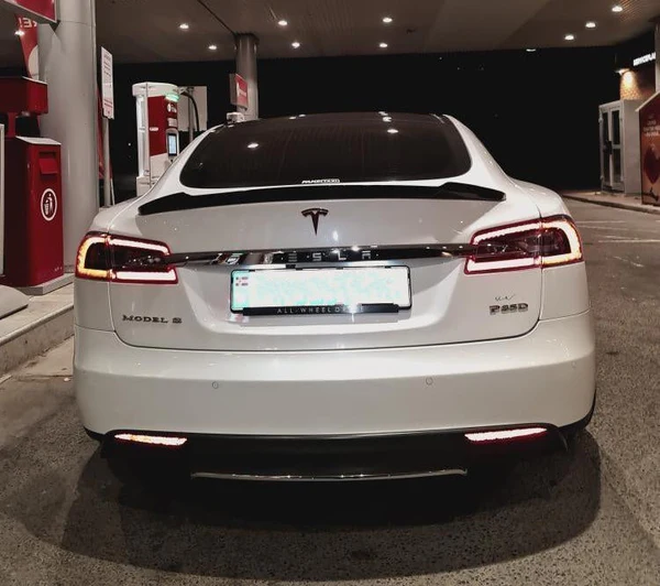 Tesla Model S PSM Style Carbon Fibre Rear Spoiler 